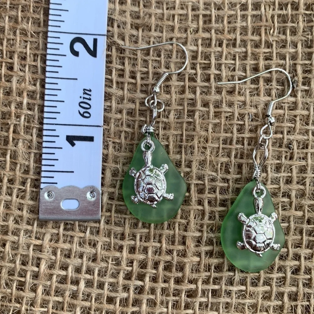 Nwt Handmade Turtle Earrings - Picture 2 of 2